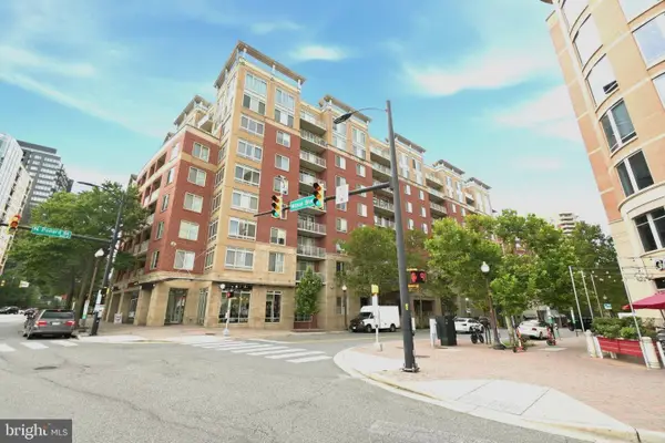 820 N Pollard St #909, ARLINGTON, VA 22203