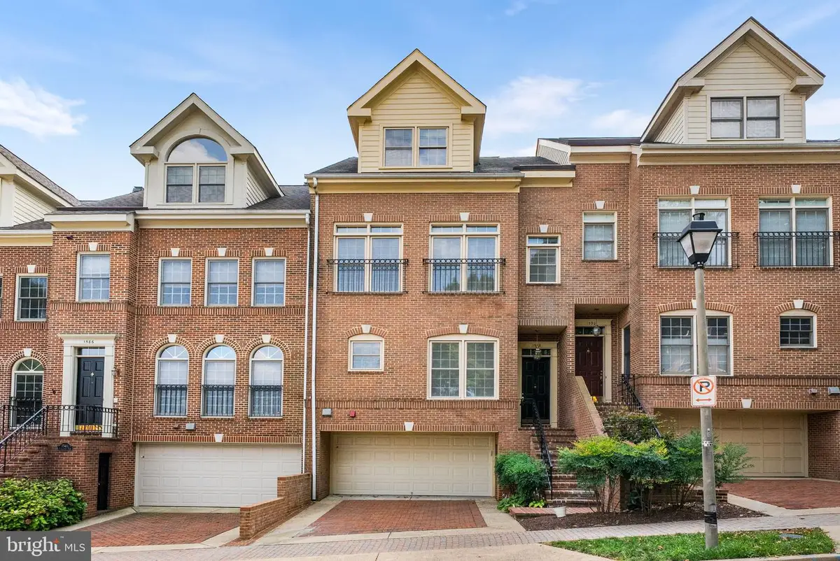 1588 N Colonial Ter, Arlington, VA 22209 - #1