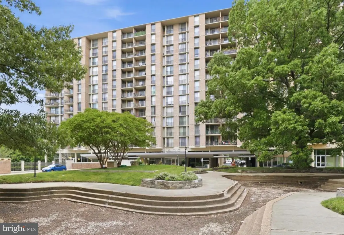 4600 S Four Mile Run Dr #1042, Arlington, VA 22204 - #1