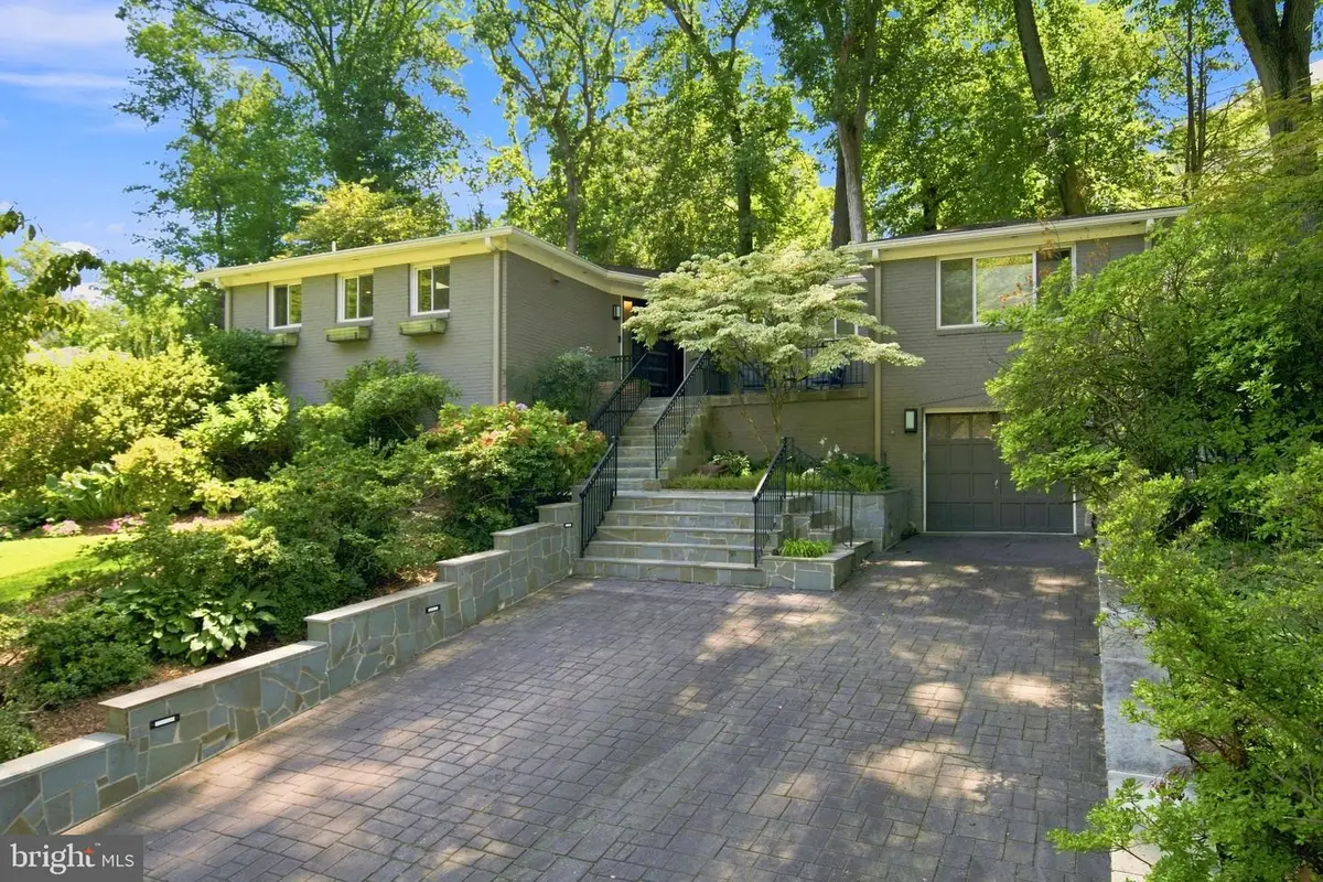 3080 N Oakland St, Arlington, VA 22207 - #1