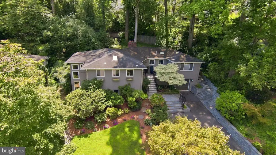 3080 N Oakland St, Arlington, VA 22207 - #2