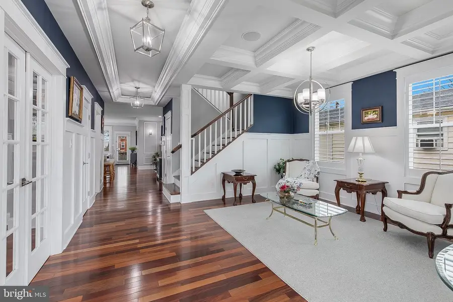 606 Barton St, Arlington, VA 22204 - #3