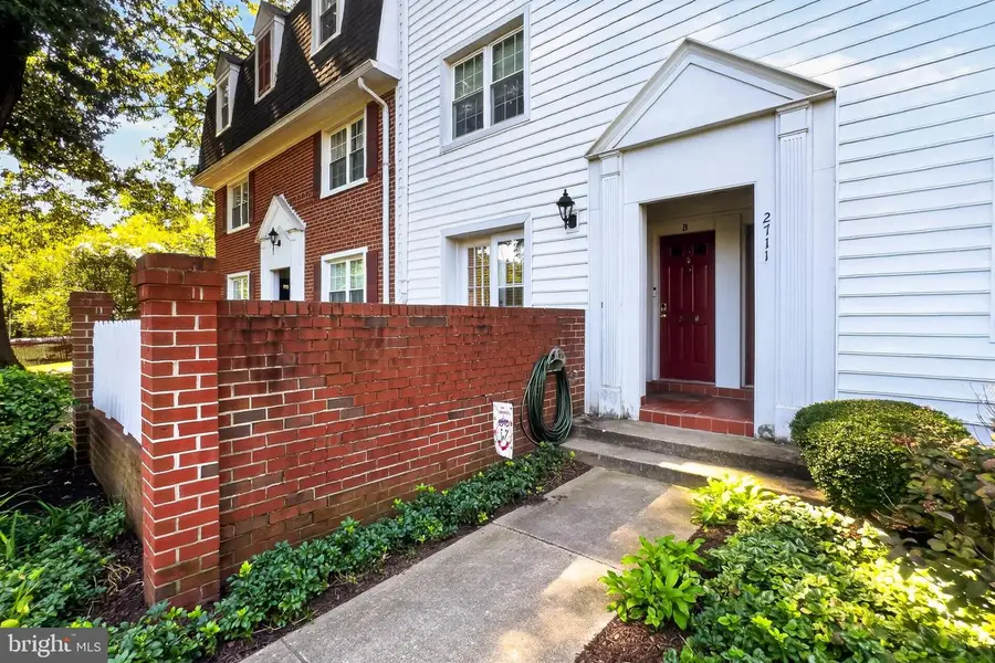 2711 S Walter Reed Dr #a, Arlington, VA 22206 - #2