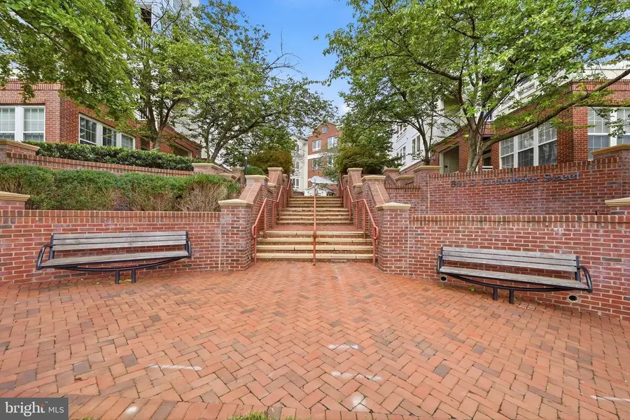 801 S Greenbrier St #202, Arlington, VA 22204 - #2