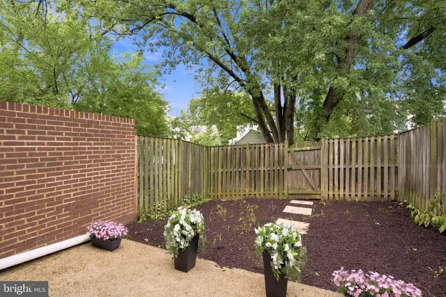 2413 9th St S, Arlington, VA 22204 - #2