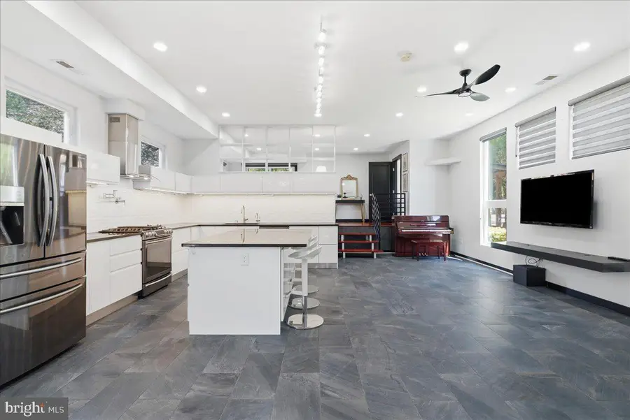 900 20th St S, Arlington, VA 22202 - #3
