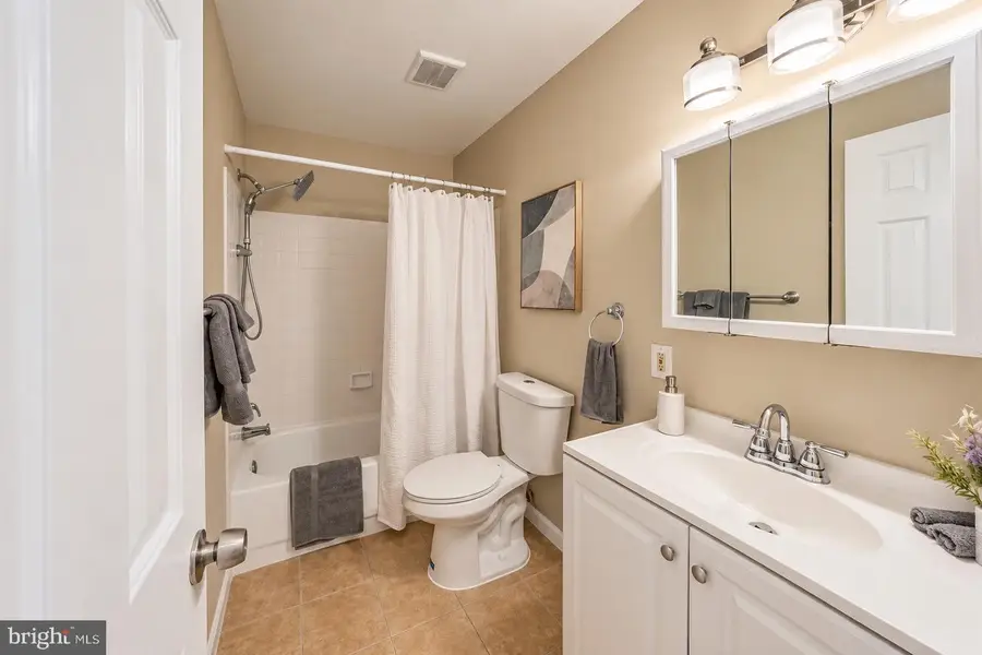 1804-b 9th St S, Arlington, VA 22204 - #3