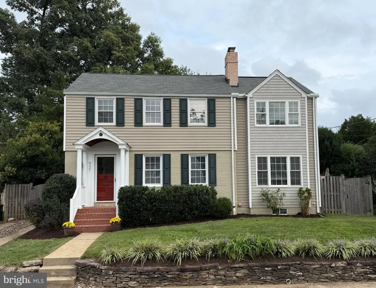 937 N Lebanon St, Arlington, VA 22205 - #1