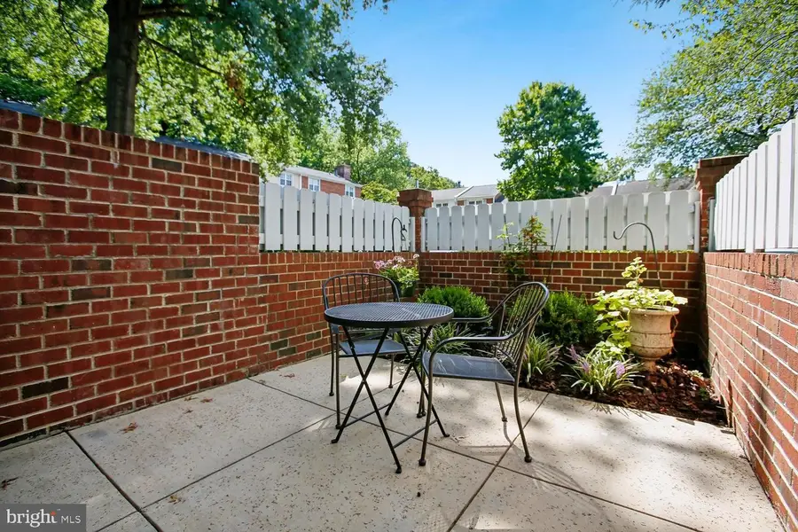 2621 S Walter Reed Dr S #a, Arlington, VA 22206 - #2