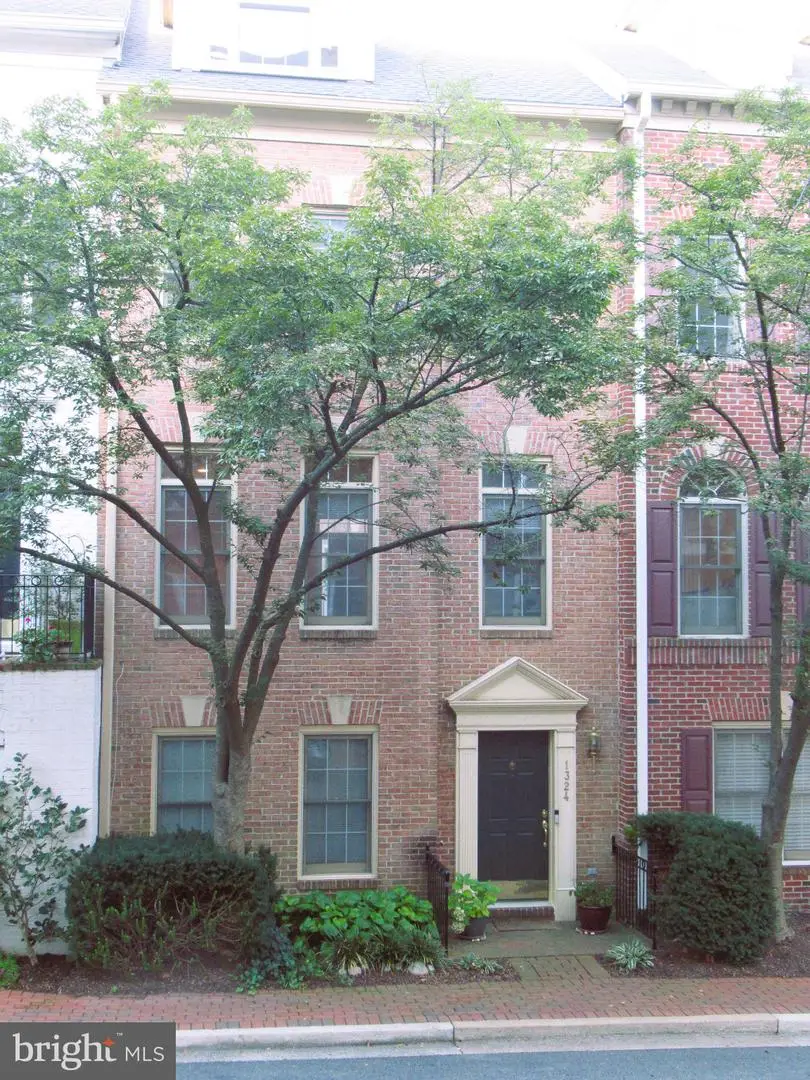 1324 Adams Ct, Arlington, VA 22201 - #1