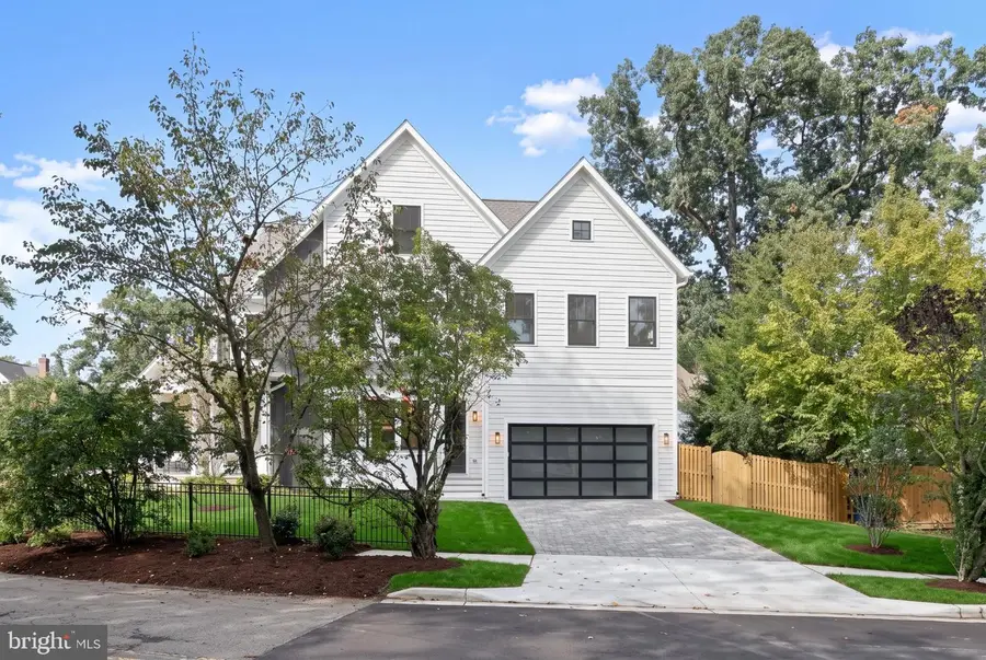 3233 4th St N, Arlington, VA 22201 - #2