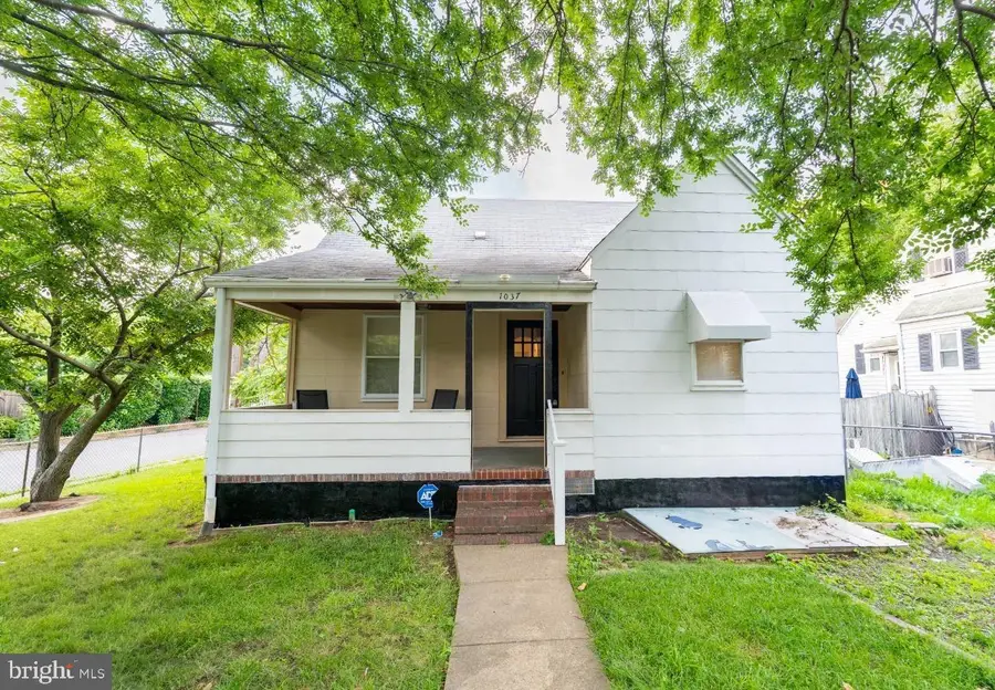 1037 16th St S, Arlington, VA 22202 - #2