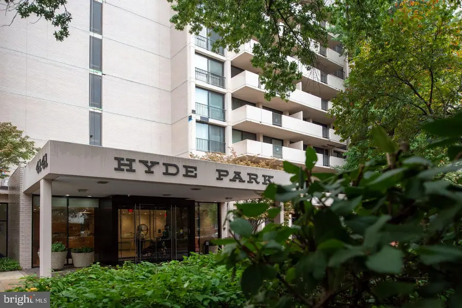4141 N Henderson Rd #1002, Arlington, VA 22203 - #2