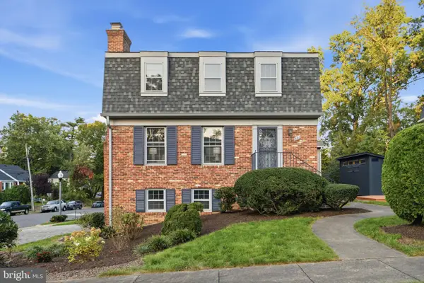 801 S Stafford St, ARLINGTON, VA 22204