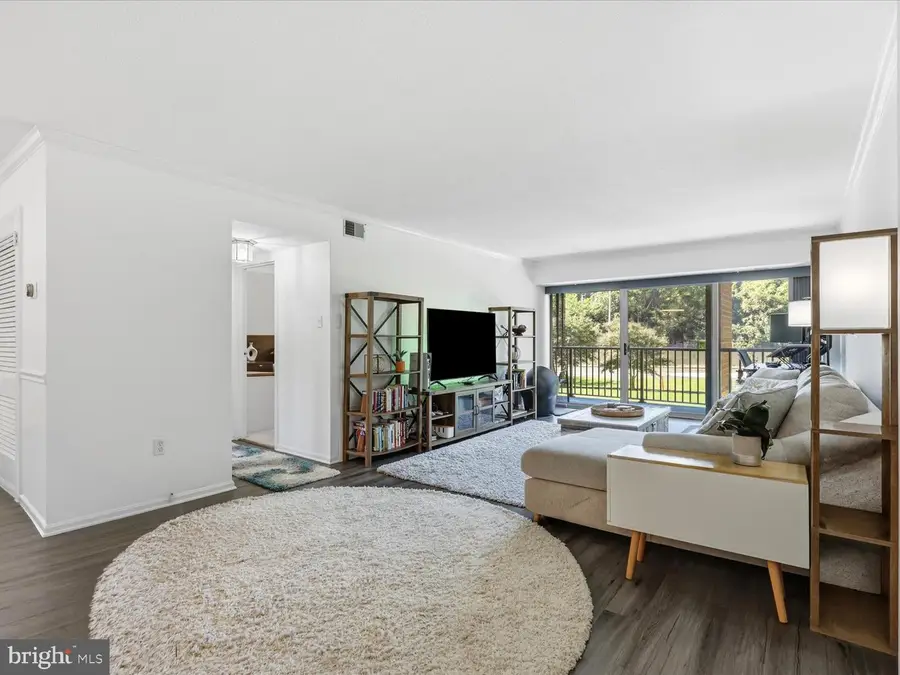 1300 Army Navy Dr #125, Arlington, VA 22202 - #2