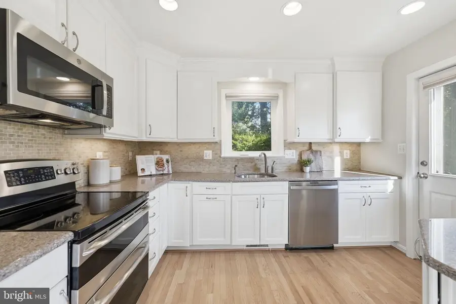 6111 11th St N, Arlington, VA 22205 - #3