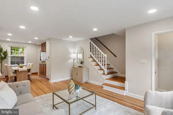 3509 S Stafford St #a, ARLINGTON, VA 22206
