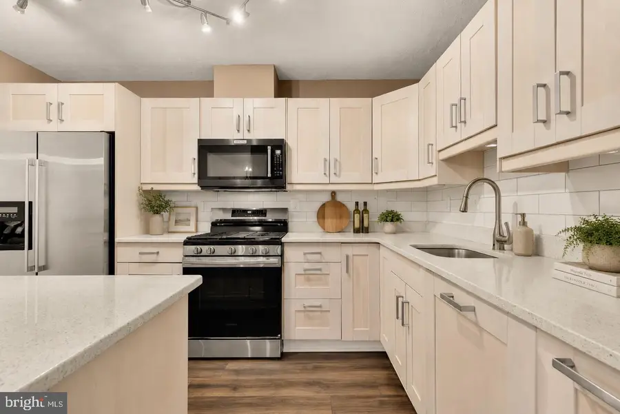 1300 Army Navy Dr #503, Arlington, VA 22202 - #3