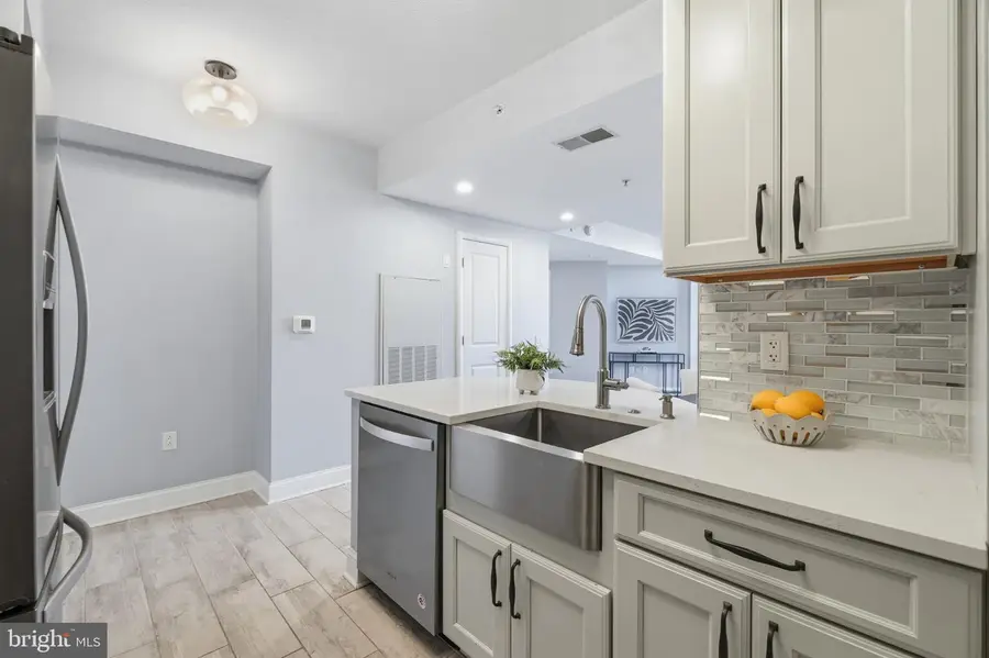 1021 N Garfield St #621, Arlington, VA 22201 - #3