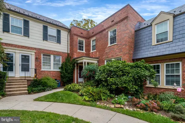 1021 S Barton St #116, ARLINGTON, VA 22204