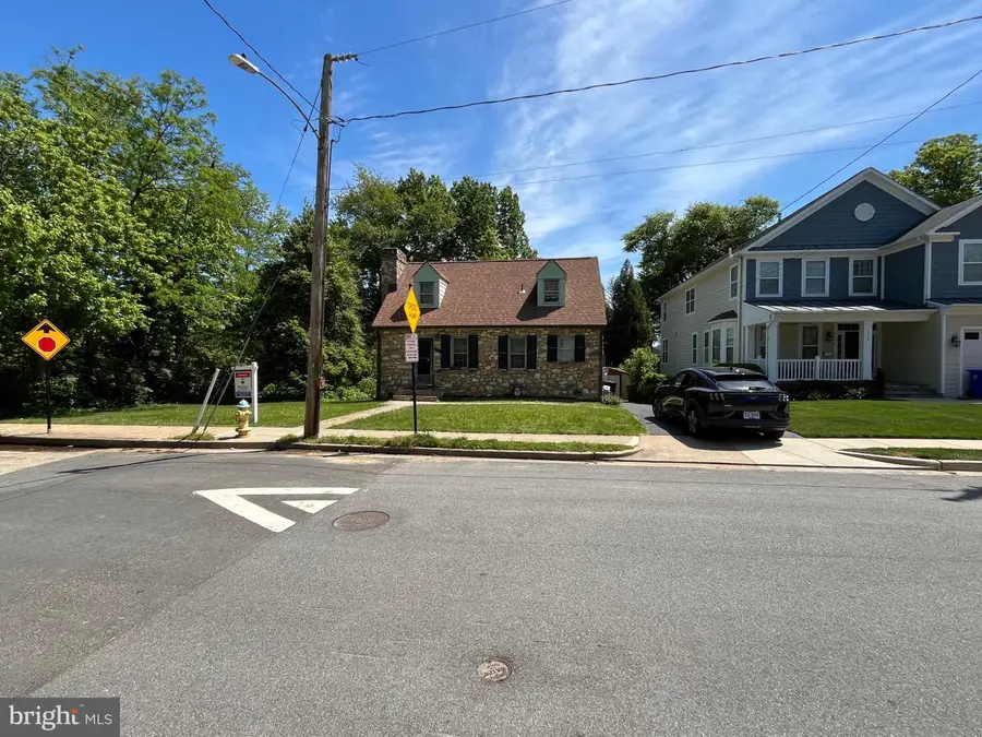 1311 N Utah St, Arlington, VA 22201 - #2