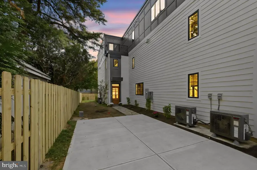 1227 N Quincy St, Arlington, VA 22203 - #2