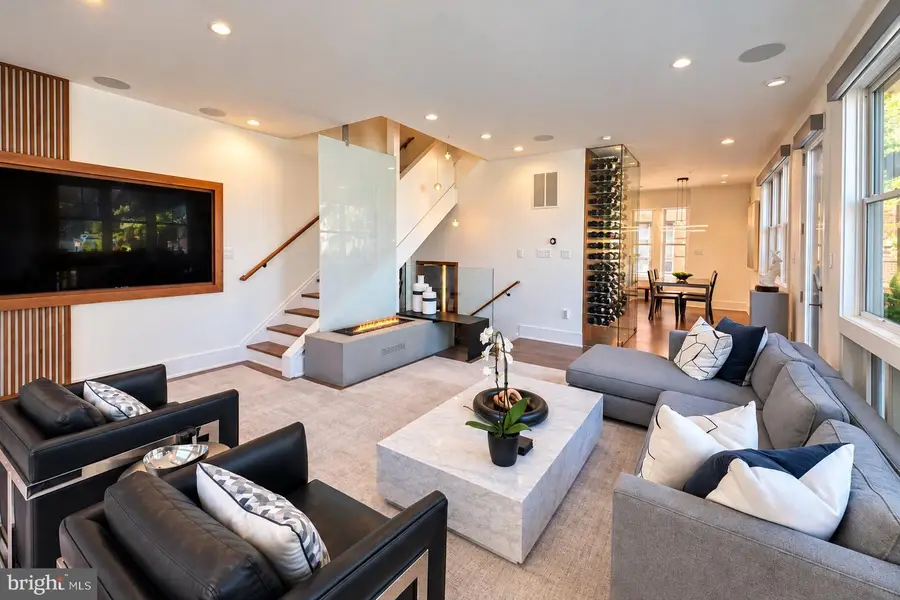 1630 N Rhodes St, Arlington, VA 22209 - #2