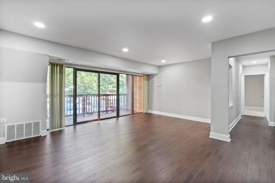 49 Skyhill Rd #201, Alexandria, VA 22314 - Image #2