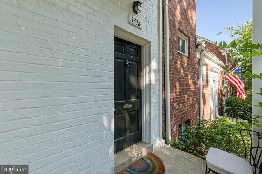 3576 Martha Custis Dr, Alexandria, VA 22302 - Image #3