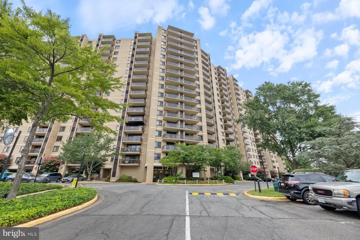 203 Yoakum Pkwy #1206, Alexandria, VA 22304 - Image #1