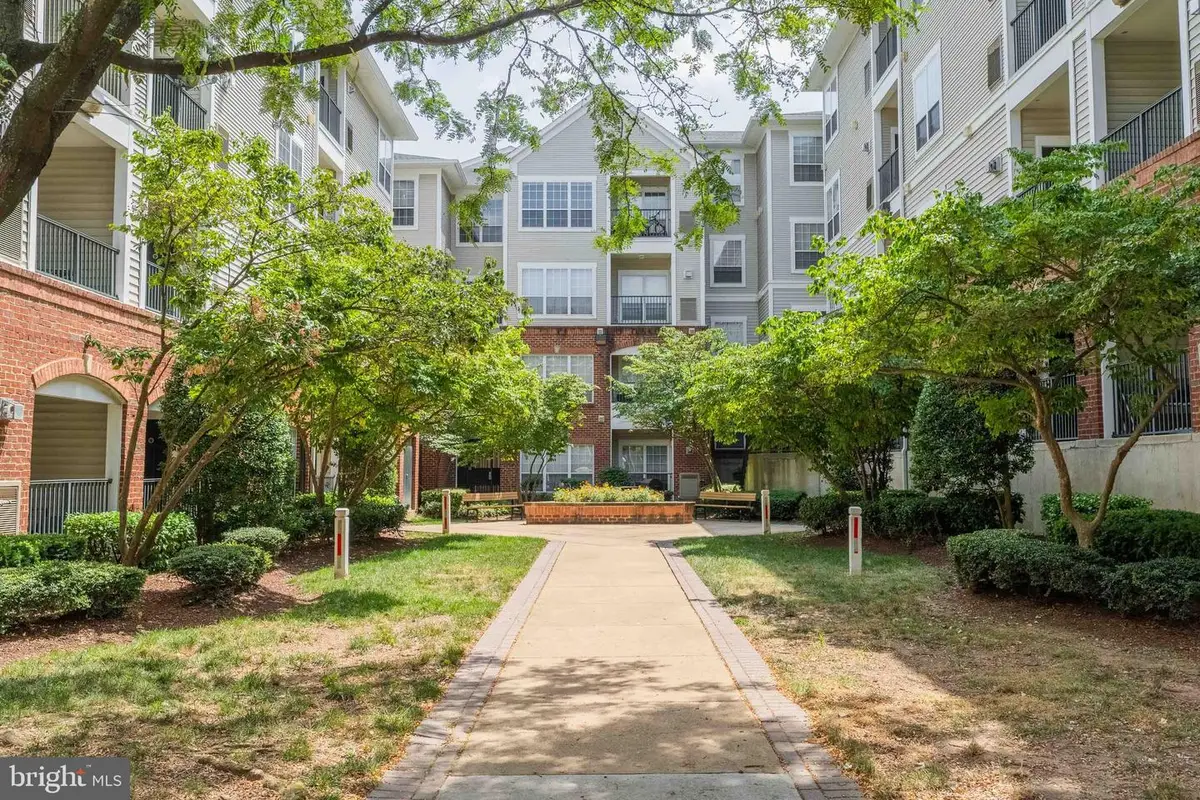 4860 Eisenhower Ave #482, Alexandria, VA 22304 - #1
