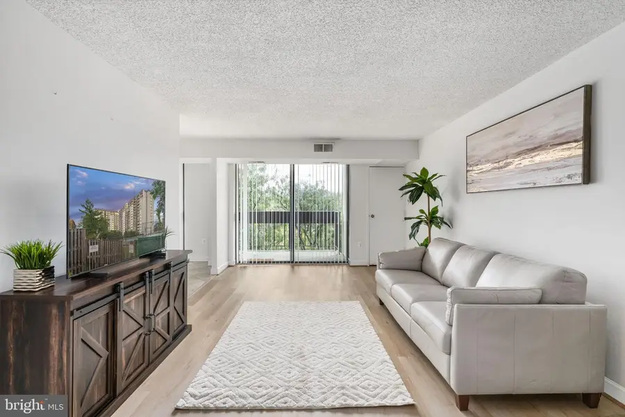 5300 Holmes Run Pkwy #506, Alexandria, VA 22304 - Image #2