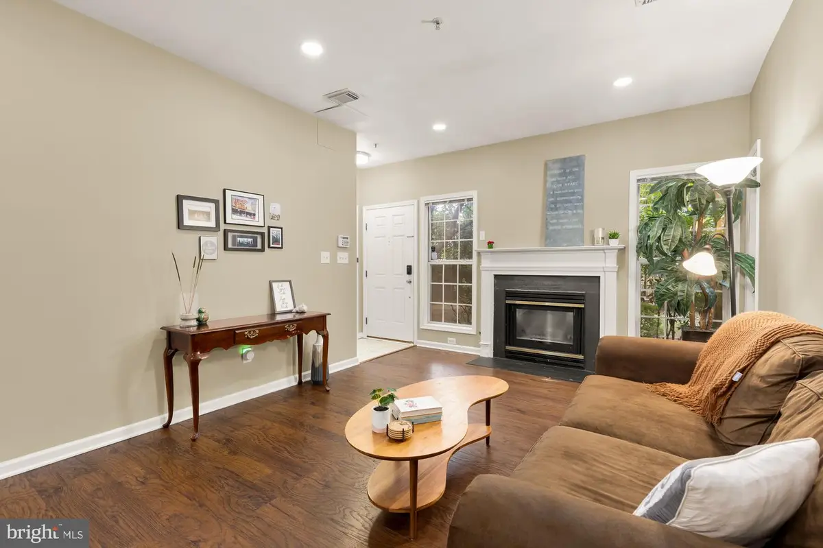 2356 Garnett Dr #1, Alexandria, VA 22311 - #1
