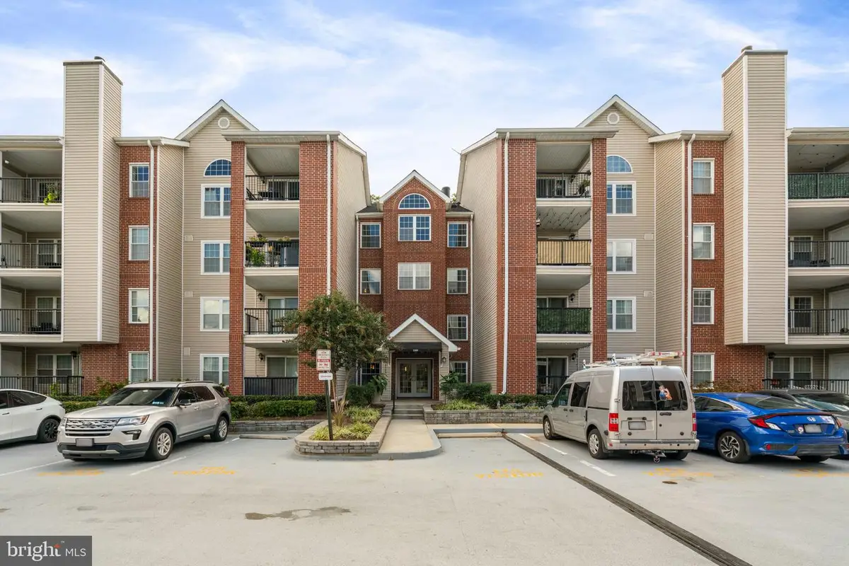 3309 Wyndham Cir #2186, Alexandria, VA 22302 - Image #1