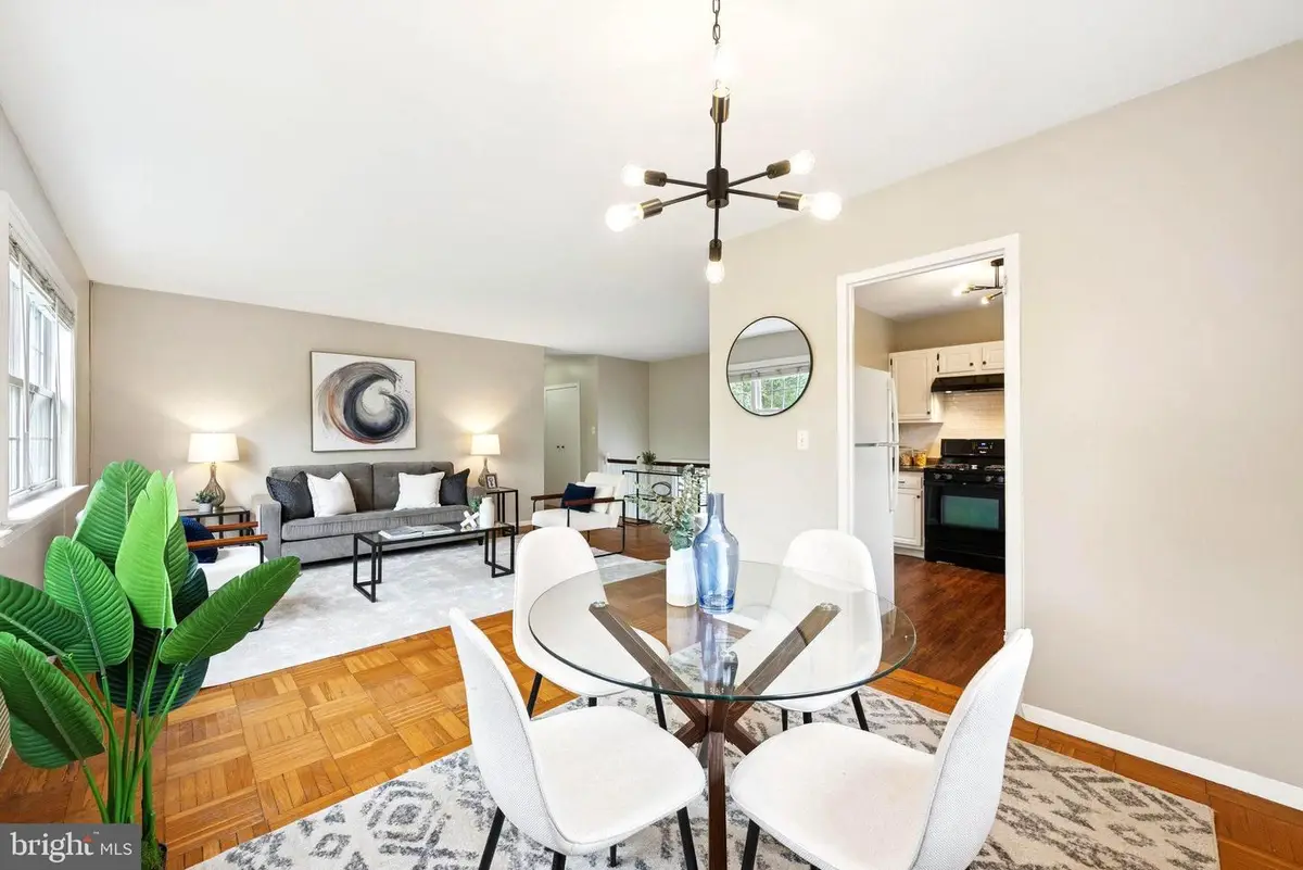 3249 Martha Custis Dr, Alexandria, VA 22302 - #1