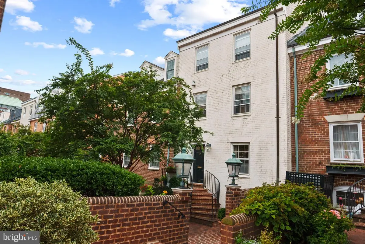 116 Cameron Mews, Alexandria, VA 22314 - #1