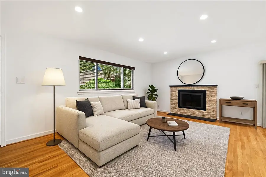 4600 Strathblane Pl, Alexandria, VA 22304 - Image #2