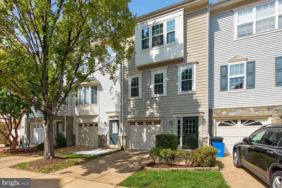 3841 Watkins Mill Dr, Alexandria, VA 22304 - Image #2