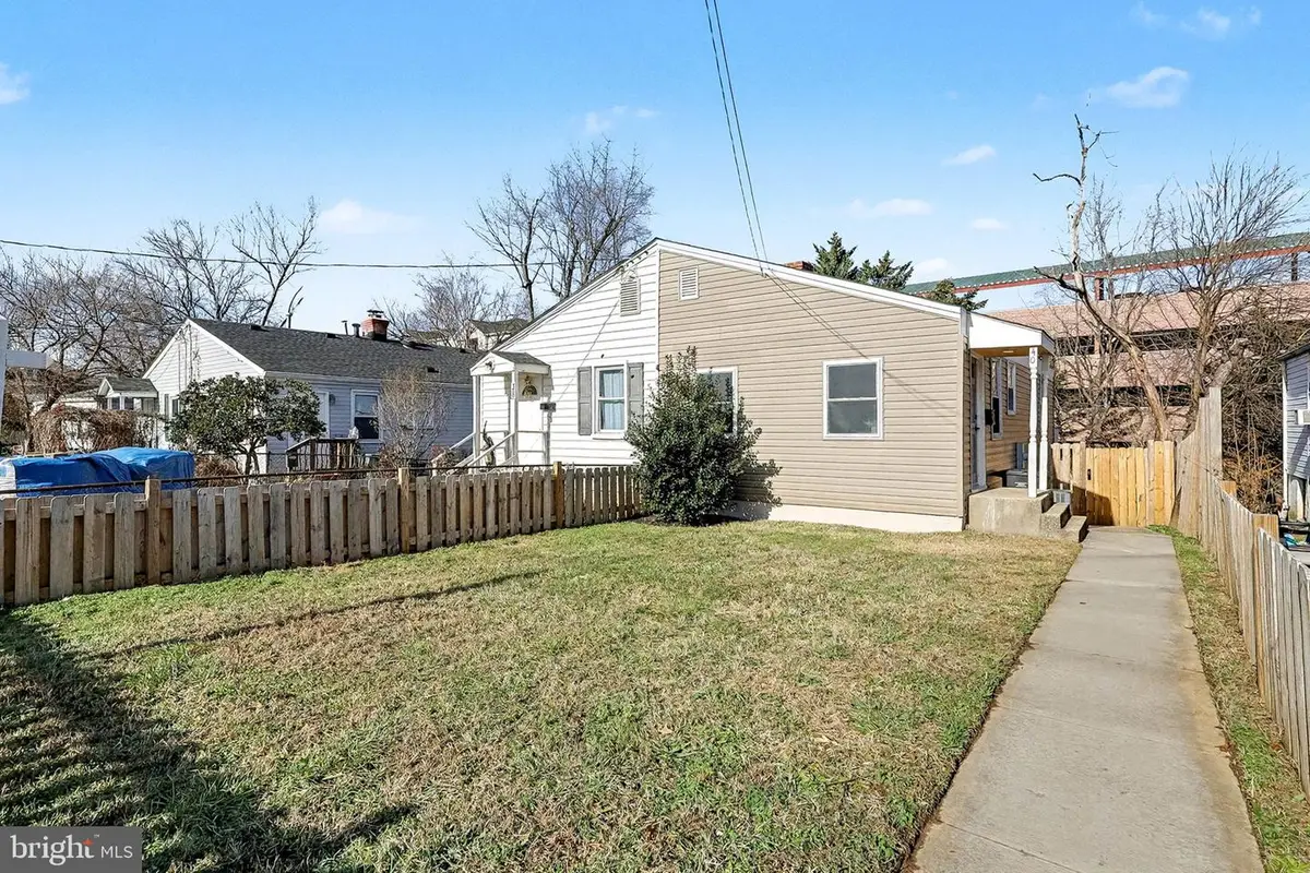 40 E Reed Ave, Alexandria, VA 22305 - Image #1