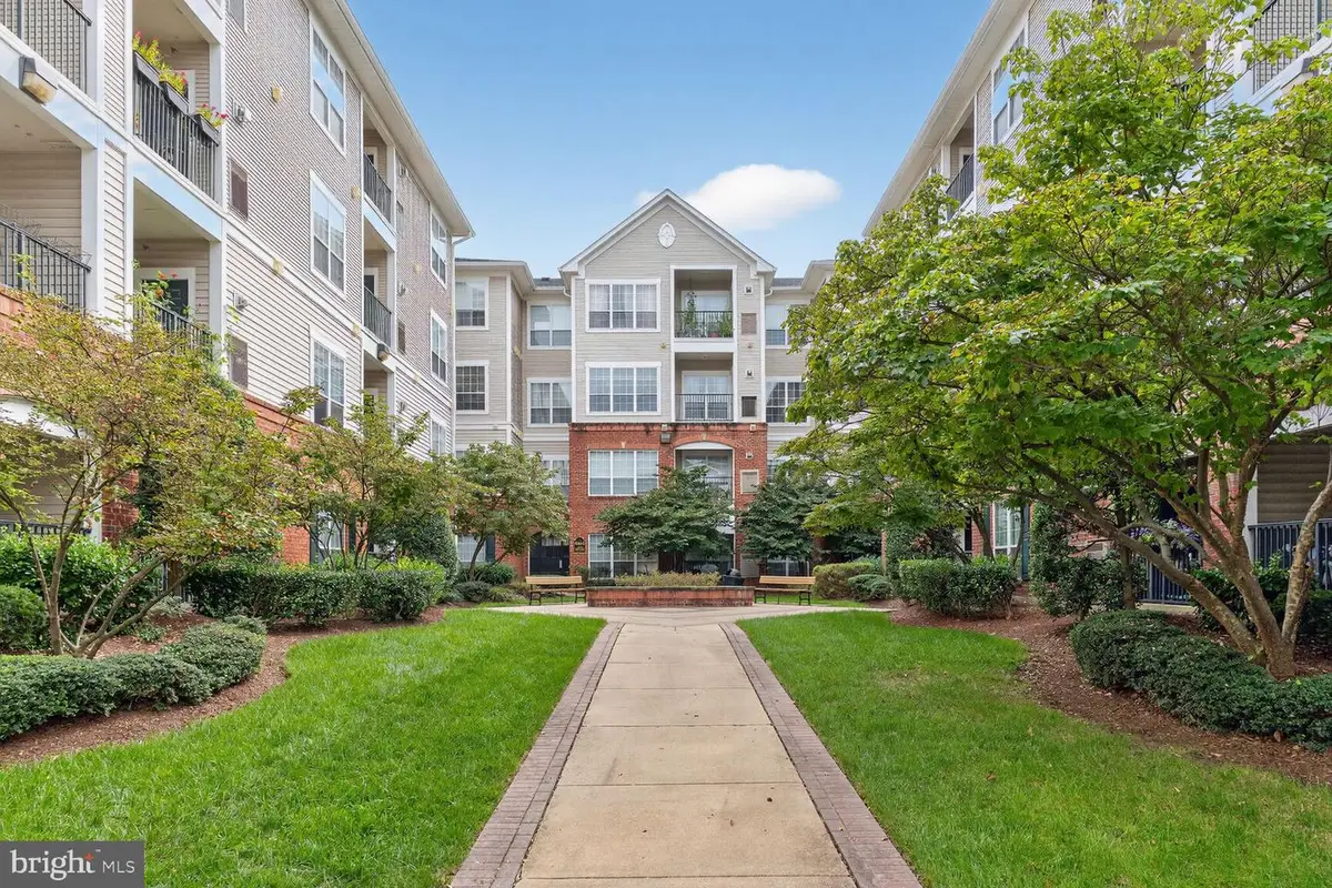 4862 Eisenhower Ave #460, Alexandria, VA 22304 - Image #1