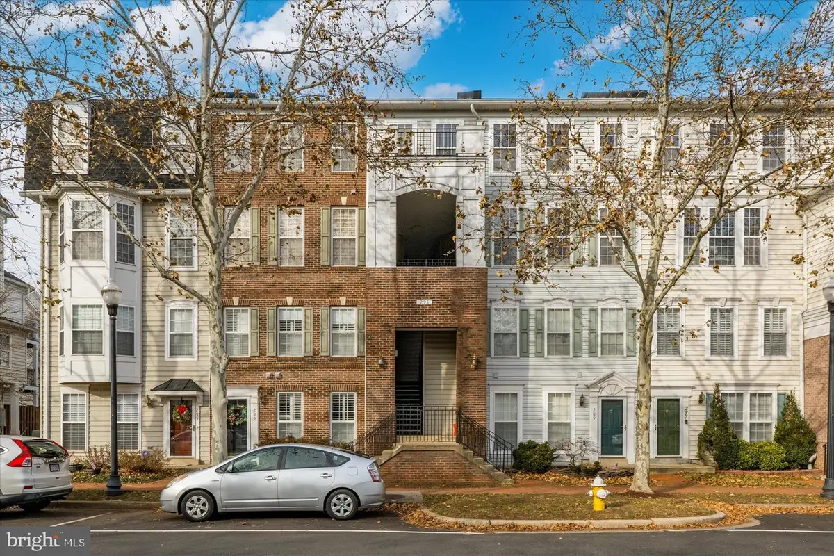 291 Cameron Station Blvd #102, Alexandria, VA 22304 - Image #1