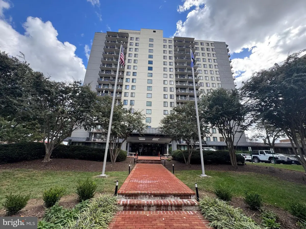 801 N Pitt St #401, Alexandria, VA 22314 - Image #1