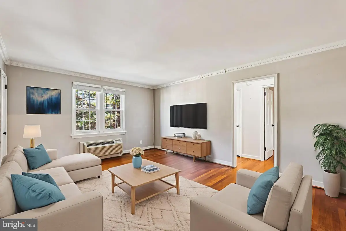 117 E Glebe Rd #b, Alexandria, VA 22305 - Image #1