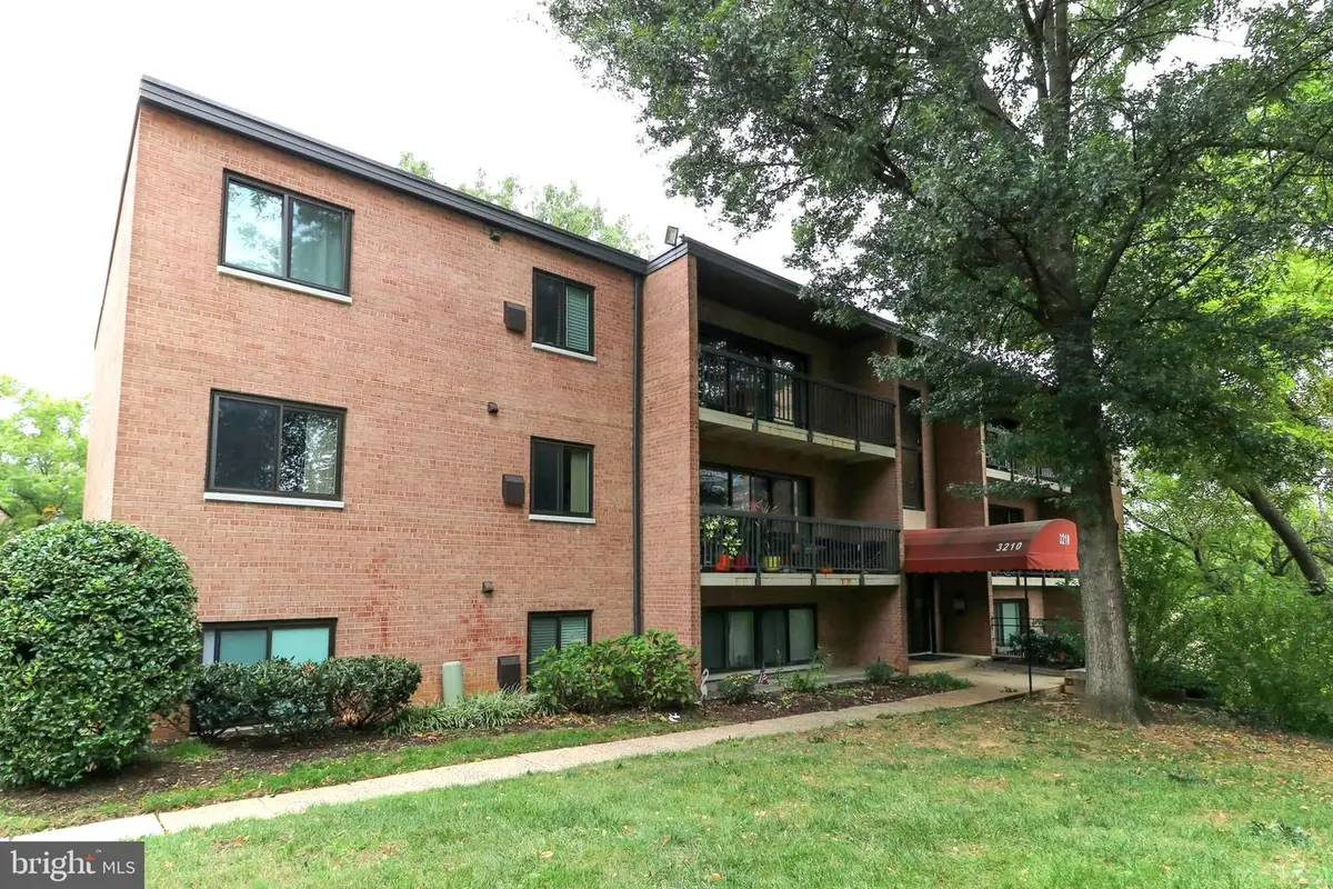 3210 S 28th St #404, Alexandria, VA 22302 - Image #1