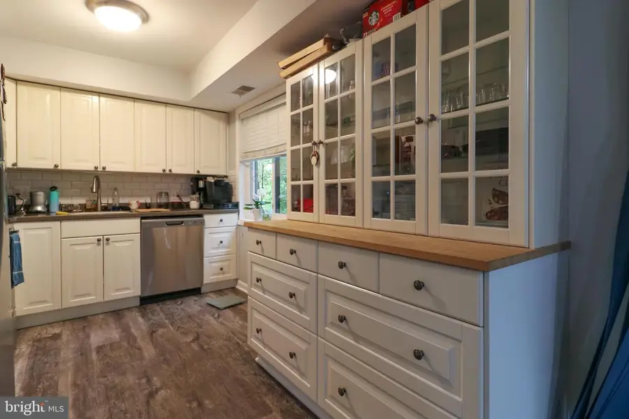 3210 S 28th St #404, Alexandria, VA 22302 - Image #2