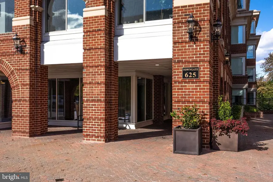 625 Slaters Ln #401, Alexandria, VA 22314 - Image #2
