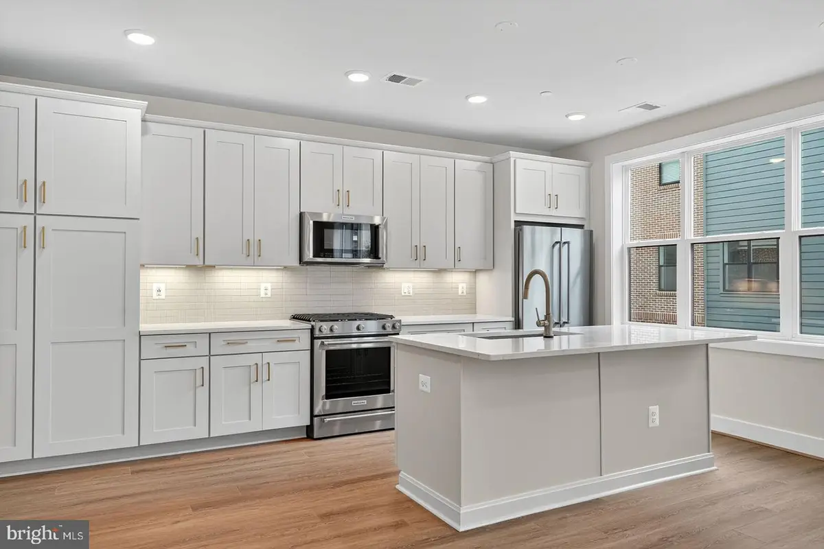 112 Pepperell St, Alexandria, VA 22301 - Image #1