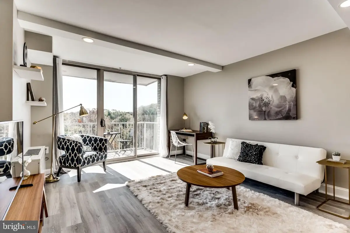 2500 N Van Dorn St #910, Alexandria, VA 22302 - #1