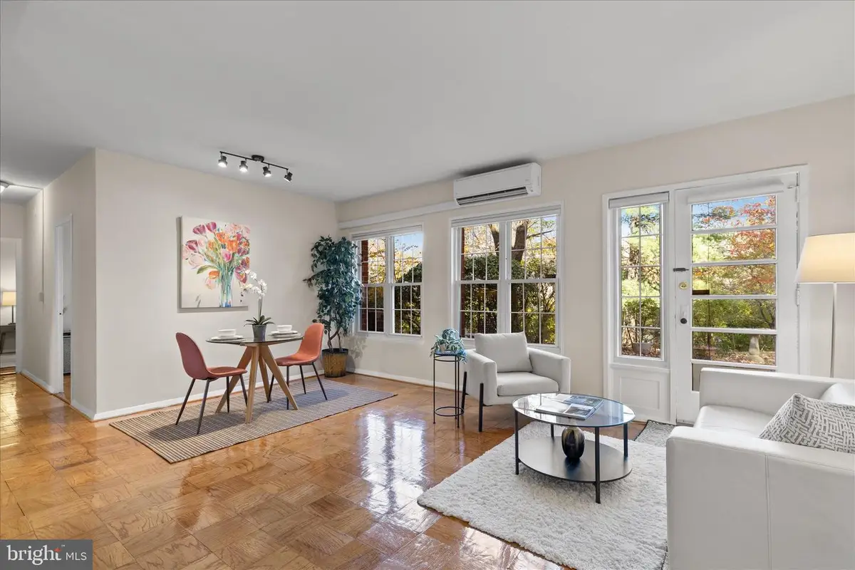 3721 Gunston Rd, Alexandria, VA 22302 - #1