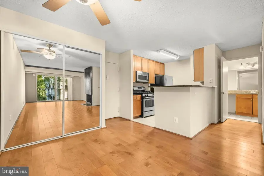 75 S Reynolds St #413, Alexandria, VA 22304 - Image #2